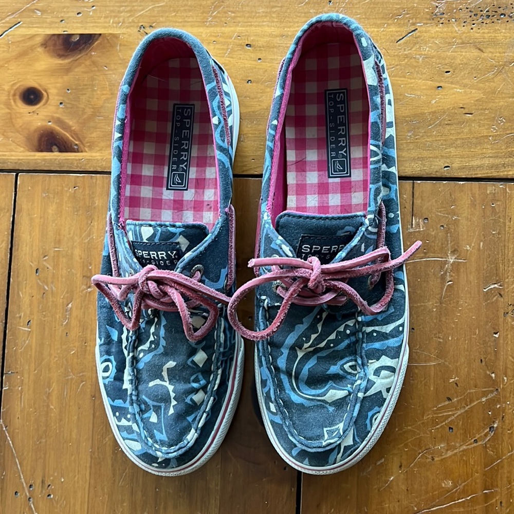 Sperry Topsider paisley shoes size 6
